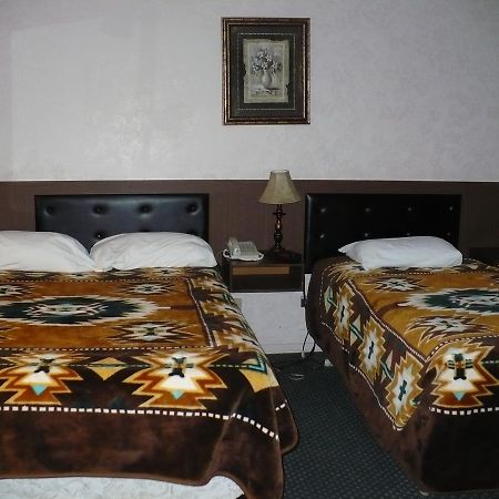 Sheridan Lawrence M Hotel Fort Vermilion Buitenkant foto